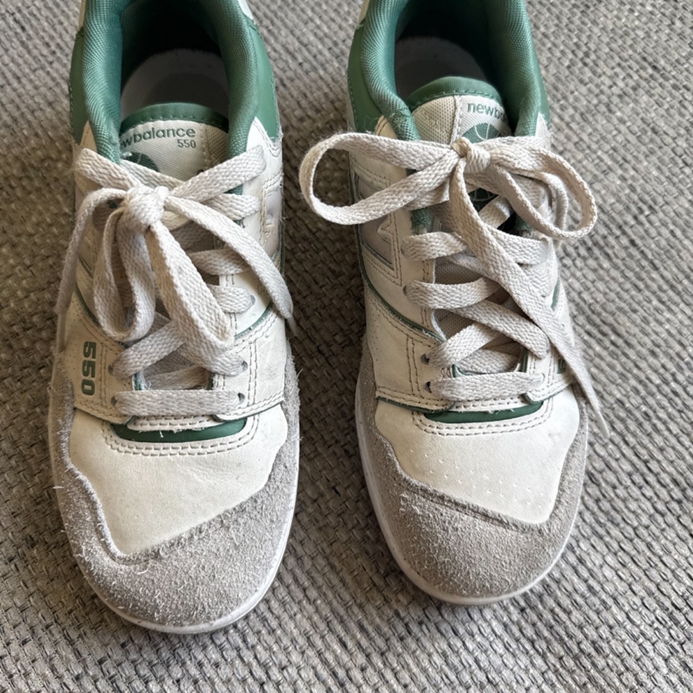 New Balance 550 Sneakers - Green and Cream